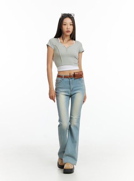 light-washed-slim-fit-bootcut-jeans-il409