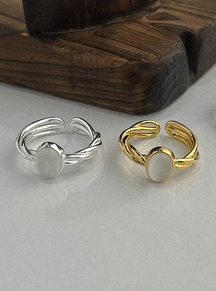 zola-oval-line-ring-white-ia524