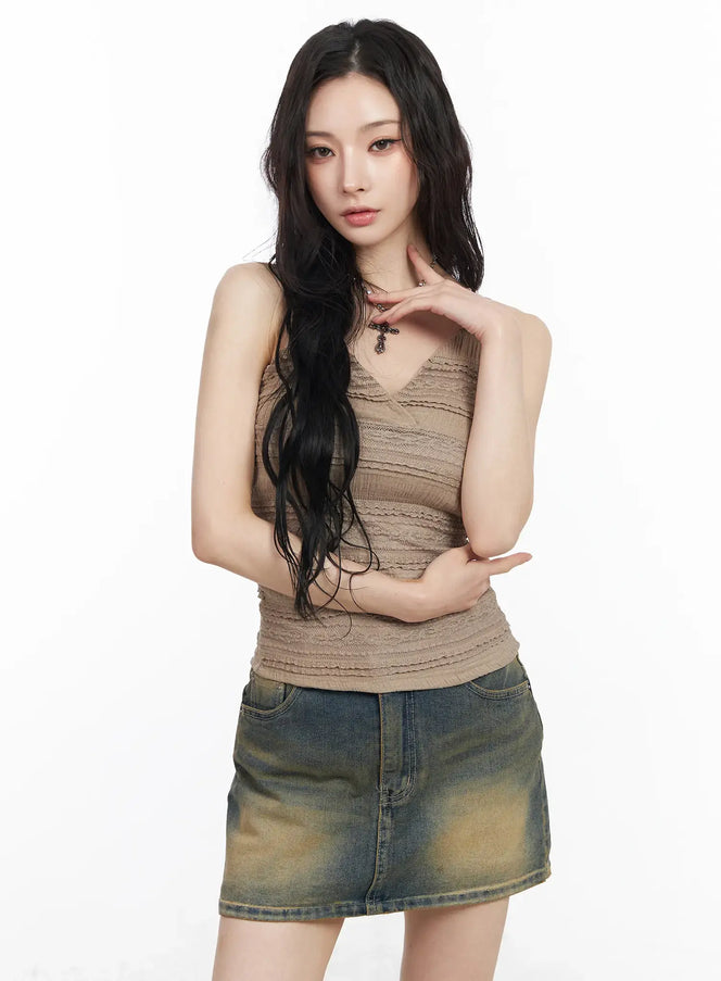 lace-v-neck-crop-tank-cm518 / Beige