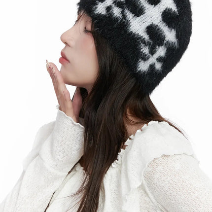 fuzzy-graphic-beanie-in514 / Black