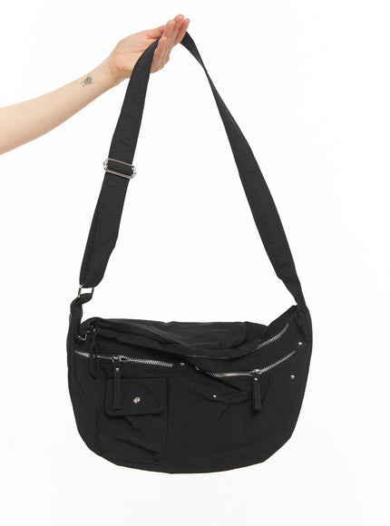 casual-buckle-crossbody-bag-iy502 / Black