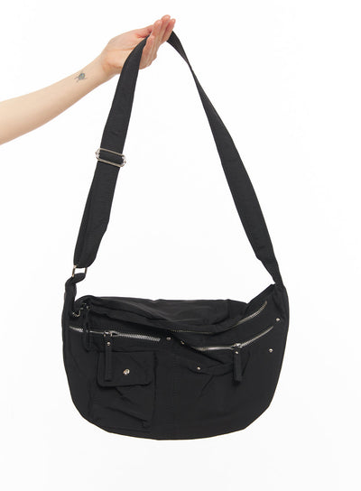 casual-buckle-crossbody-bag-iy502 / Black