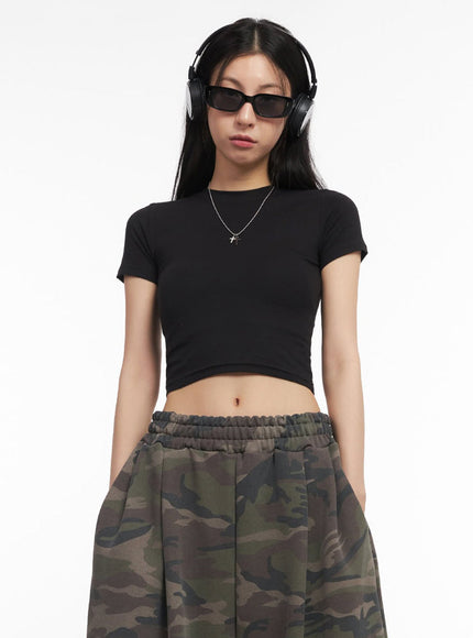 essential-cotton-crop-top-iy529 / Black