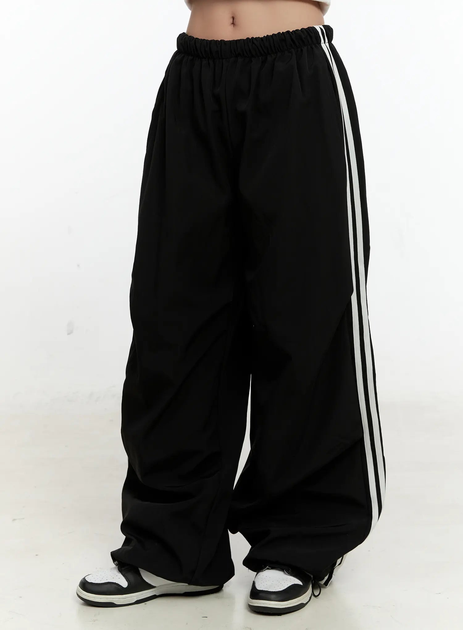 stylish-training-trousers-cn505 / Black