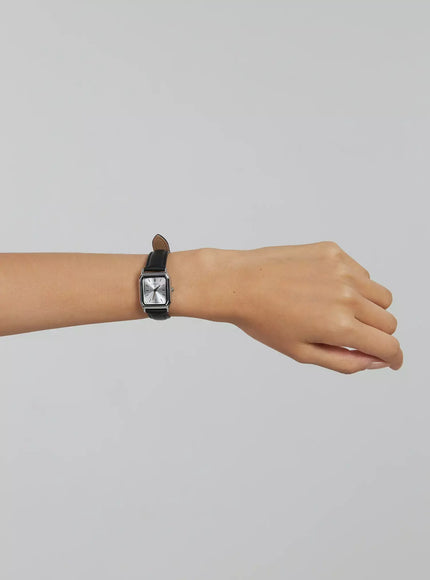 classic-square-pendant-watch-ij509 / Black