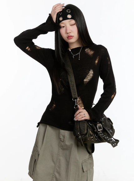 distressed-knit-long-sleeve-top-cm511 / Black