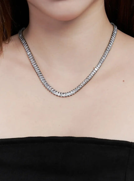 elegant-cubic-necklace-ig528 / Black