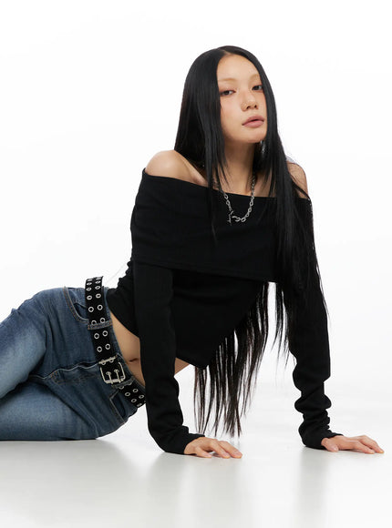 side-button-off-shoulder-long-sleeve-cs509 / Black