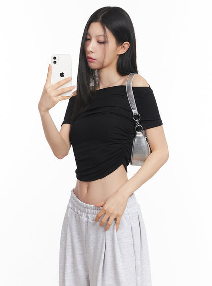 off-shoulder-shirred-crop-tee-iy516 / Black