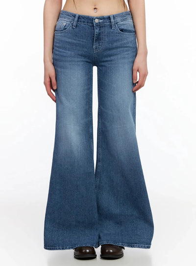 nyomi-low-rise-hip-pad-bootcut-jeans-ia523 / Blue