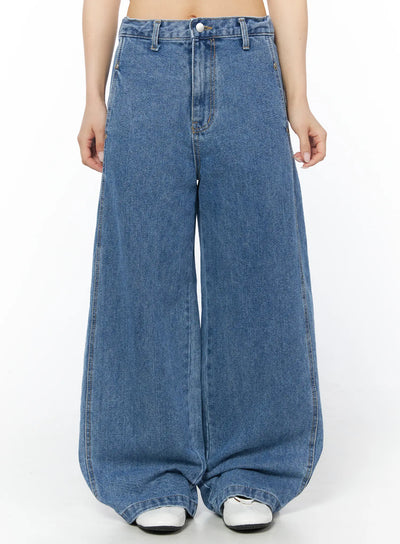 courtney-studded-wide-leg-jeans-cd805 / Blue