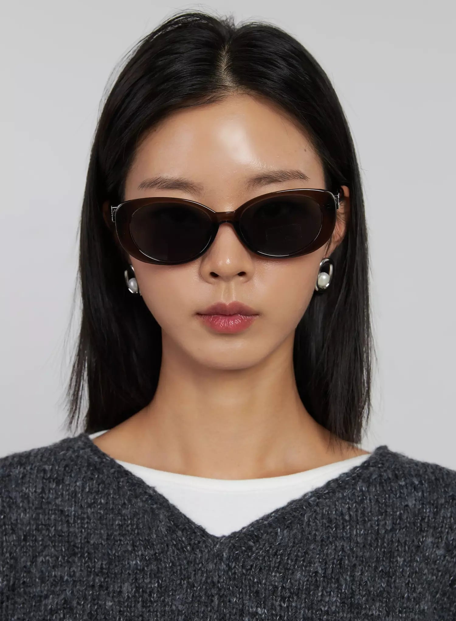 jewel-slim-oval-sunglasses-ij508 / Brown