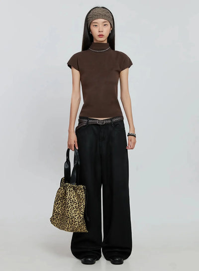 chic-high-neck-knit-top-io530 / Brown