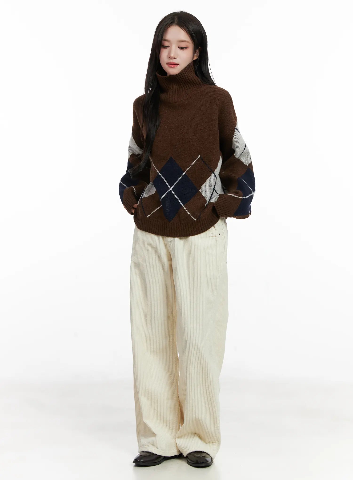 argyle-turtleneck-knit-sweater-cn526 / Brown