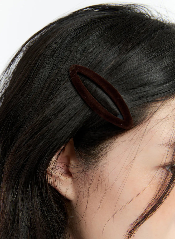 simple-suede-hair-clip-set-cn517 / Dark brown