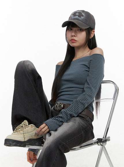 striped-off-shoulder-long-sleeve-top-oo401 / Dark gray