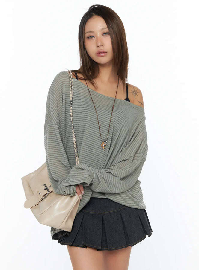 loose-fit-striped-off-shoulder-long-sleeve-tee-ca517 / Dark green