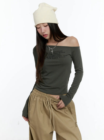 one-shoulder-lettering-long-sleeve-cs517 / Dark green