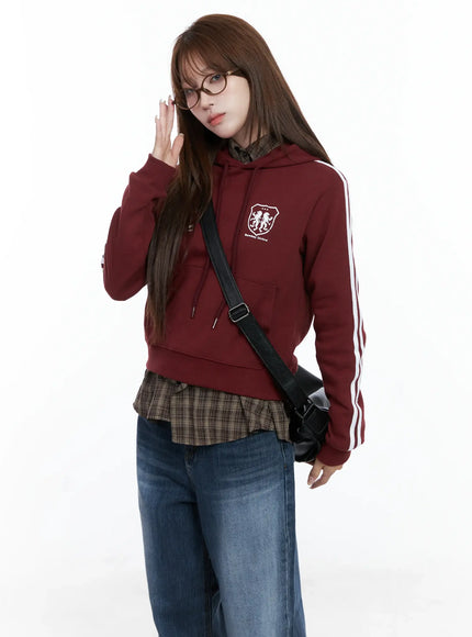 striped-sleeve-crop-hoodie-cs501 / Dark red