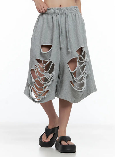 distressed-bermuda-sweatshorts-cl508 / Gray