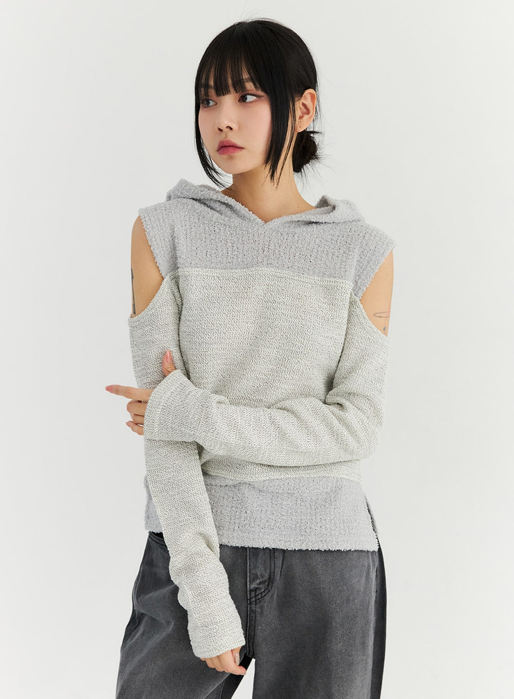 cut-out-knit-hoodie-sweater-cn309 / Gray