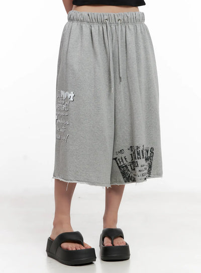 graphic-relaxed-fit-bermuda-sweatshorts-cl521 / Gray