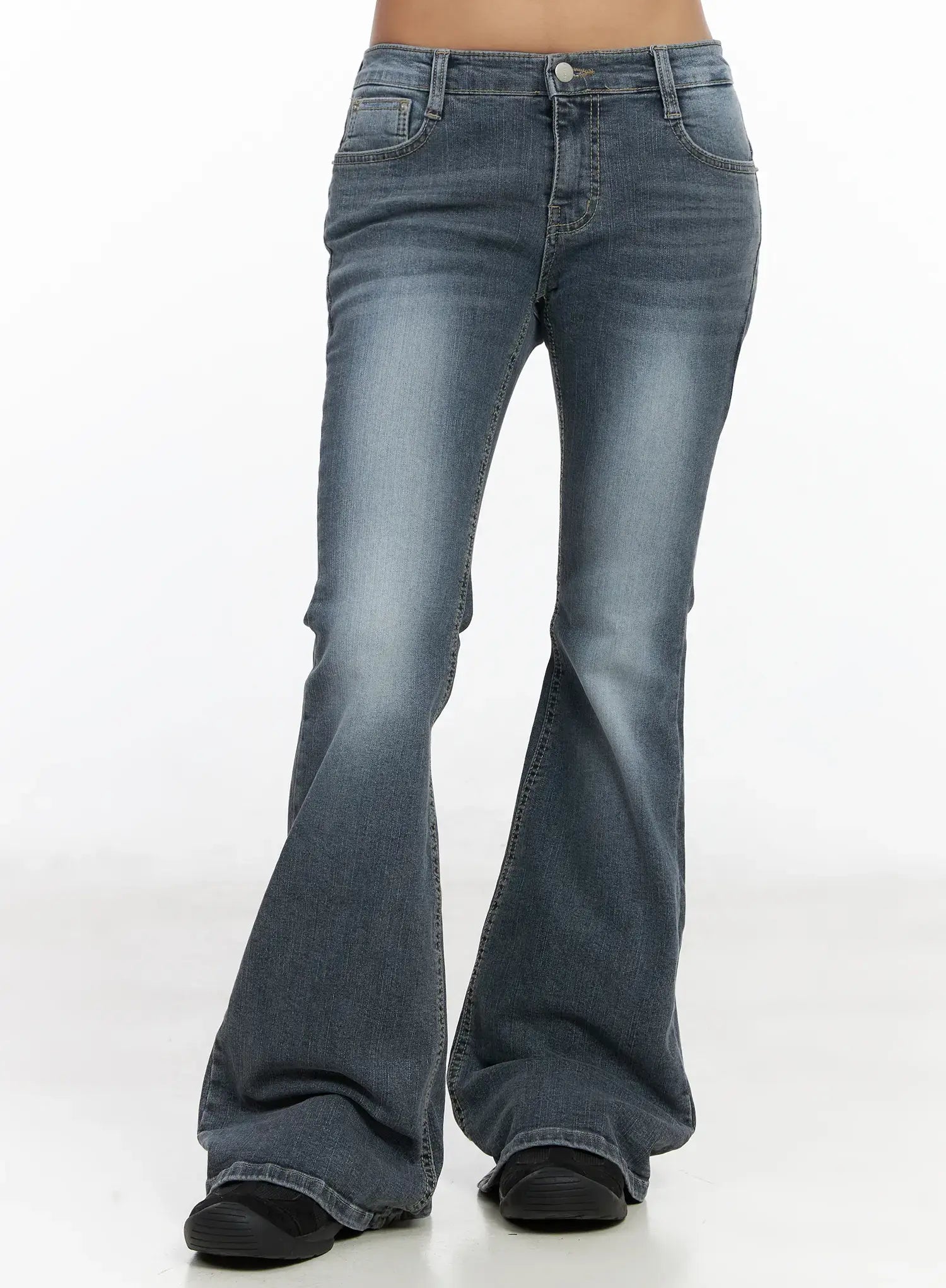 lennon-vintage-grey-flared-jeans-cf513 / Gray