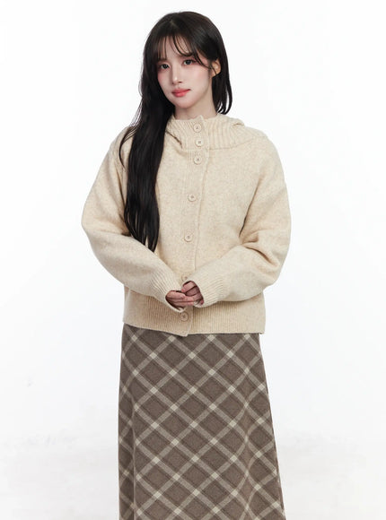 buttoned-knit-hoodie-ij529 / Light beige