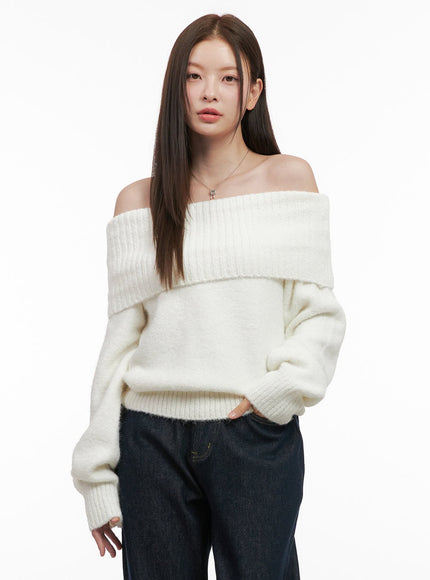 chic-off-shoulder-sweater-od412 / Light beige