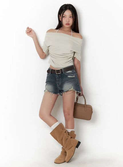 draped-off-shoulder-top-cl508 / Light beige