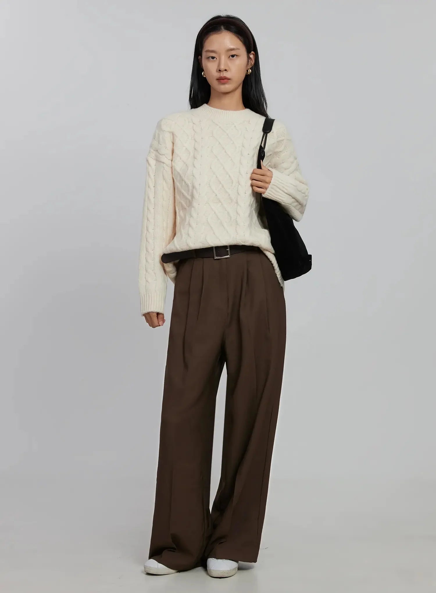 cable-knit-crew-neck-sweater-id516 / Light beige
