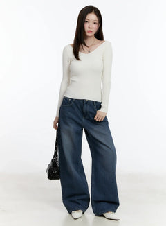 knit-v-neck-sweater-id511 / Light beige