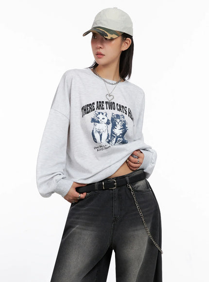 cat-print-graphic-sweatshirt-is508 / Light gray