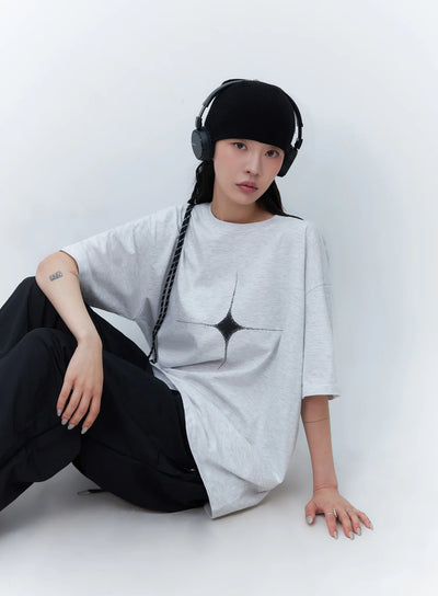 cosmic-graphic-tee-ic503 / Light gray
