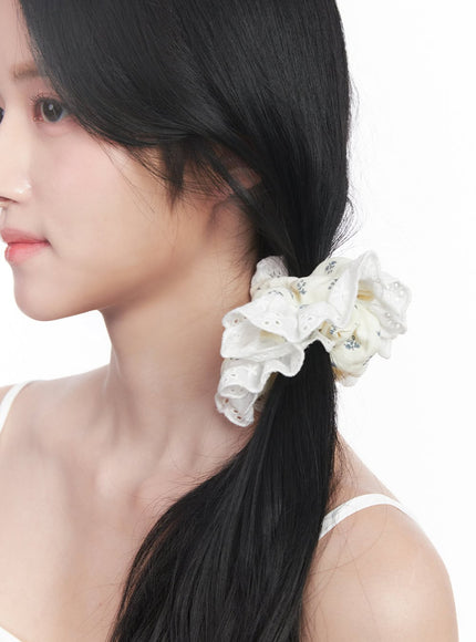 lace-blossom-scrunchie-hair-tie-cy526 / Light yellow