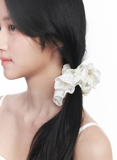 lace-blossom-scrunchie-hair-tie-cy526 / Light yellow
