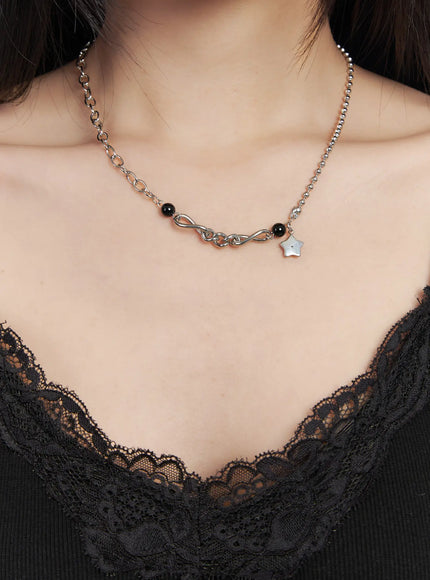 twisted-star-charm-necklace-cf503 / Silver