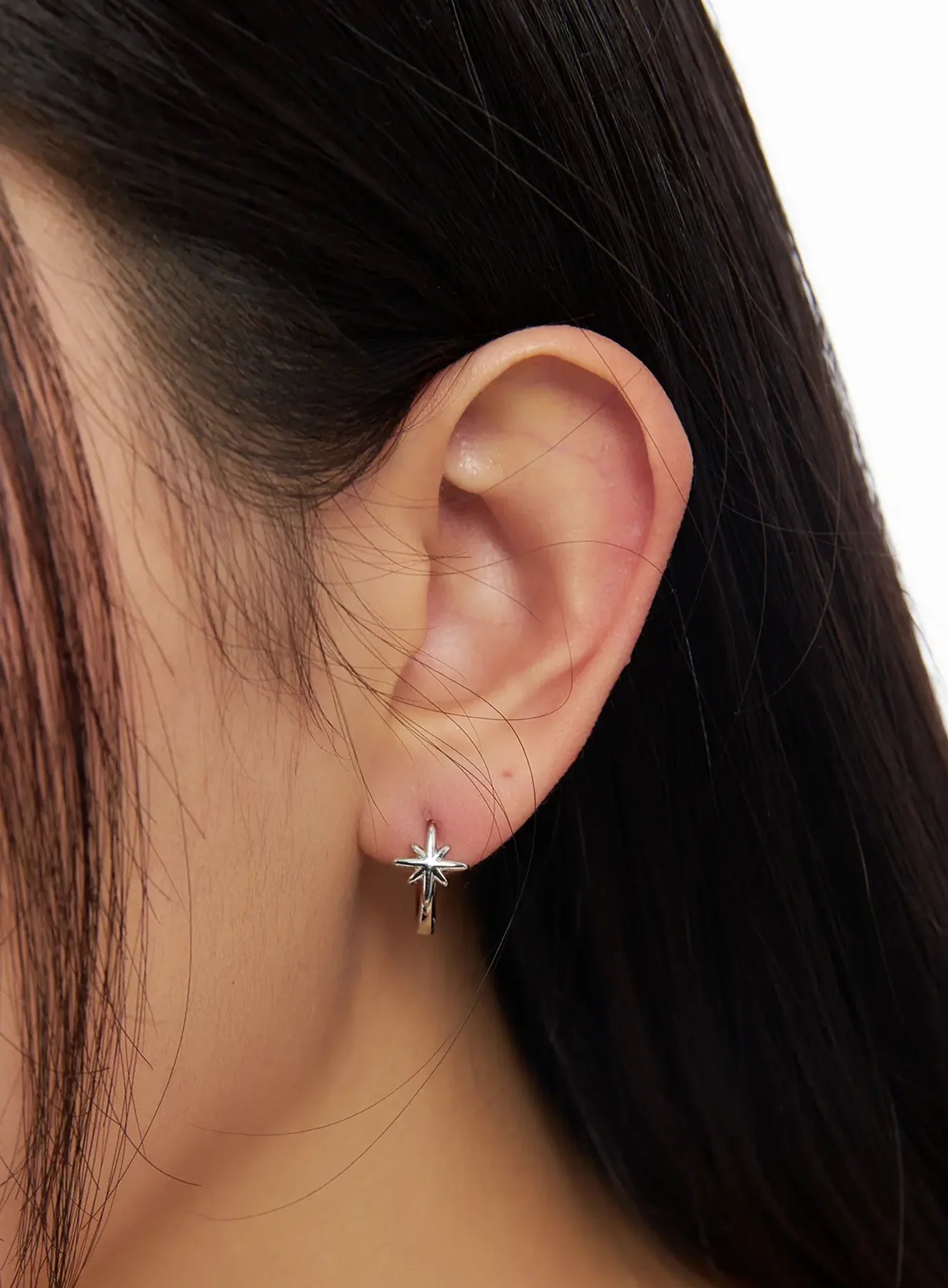 snowflake-hoop-earrings-im531 / Silver