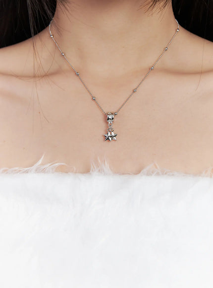 layered-star-charm-necklace-cd501 / Silver