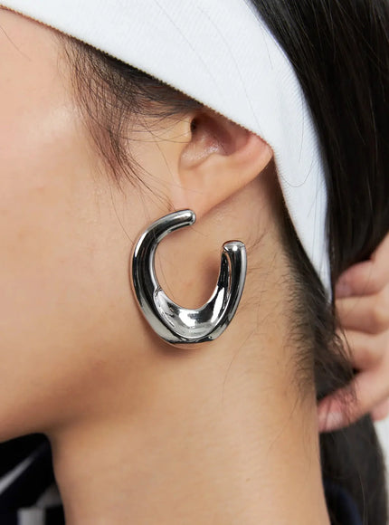 Bold U-Shaped Earrings IS515