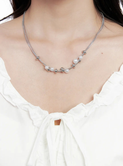 faux-pearl-beaded-necklace-co524 / Silver