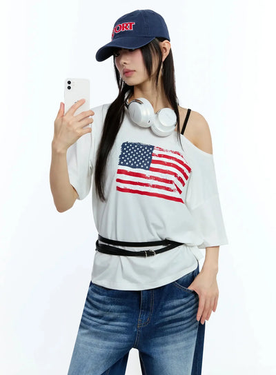 off-shoulder-graphic-print-tee-iu525 / White