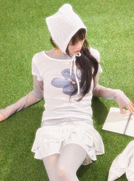 string-ribbon-ruffle-mini-skirt-ca522 / White