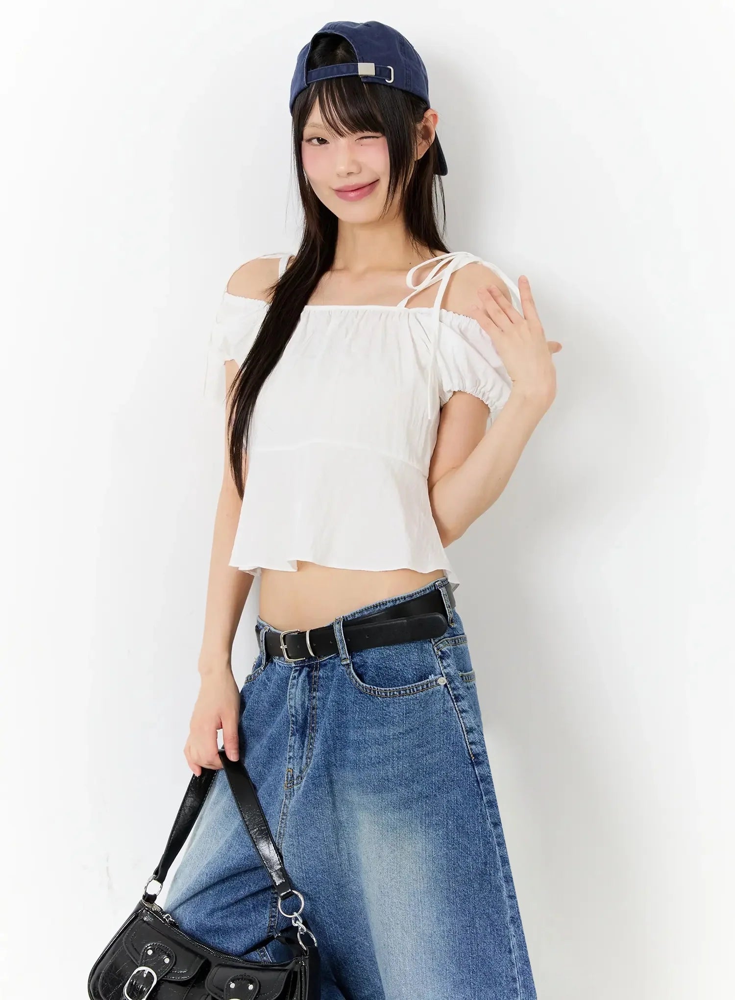strappy-off-shoulder-cropped-blouse-iu523 / White