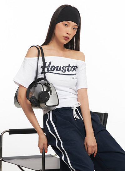 cotton-graphic-off-shoulder-t-shirt-ia507 / White