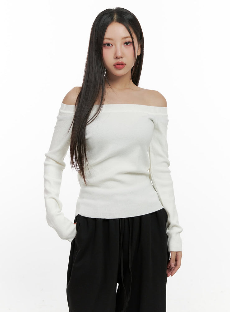 elegant-off-shoulder-knit-top-cn415 / White