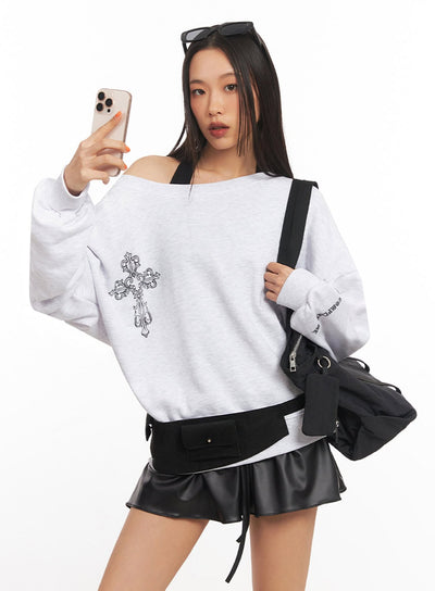 off-shoulder-cross-graphic-sweatshirt-ia507 / White
