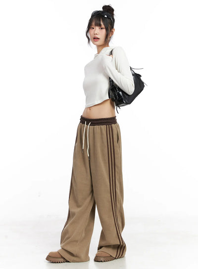 cozy-cropped-fleece-hoodie-cn521 / White