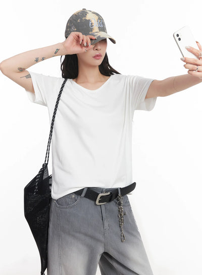 u-neck-loose-fit-t-shirt-ic503 / White