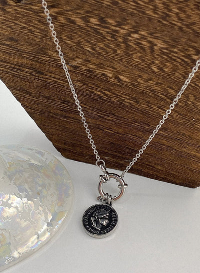 noir-vintage-coin-necklace-ia517